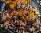 عکس مرحله 2 از دستور پیراشکی گوشت و هویج (نان غذایی) (Meat & carrot pirozhki)