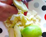 صورة لخطوة 3 من وصفة سلطة فواكه مشكلة 🍌🍋🍍🍏