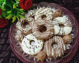 A picture of step 9 of Donuts.