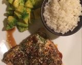 Foto del passaggio 4 della ricetta Salmone all'erba cipollina, avocado e riso
