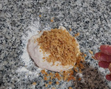 Foto del paso 2 de la receta: Coca de panadero de chicharrones, anís y almendras