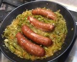 Une image de l'étape 11 de Saucisses fumées à la compotée d oignons et poivrons verts,citrons confits aux épices indiennes.