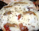 Foto del paso 13 de la receta: Pechugas de pollo y patas deshuesadas a la pizza