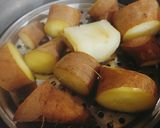 A picture of step 3 of Steam Sweet Potatoes 🍠🍠.
