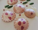 Foto del passaggio 13 della ricetta Ravioli bicolore con i cuoricini, alla crema di formaggio 🌷