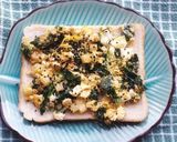A picture of step 3 of Scrambled egg with spinach.