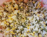 Foto del passaggio 3 della ricetta Insalata di riso vegetariana 🌿🍚