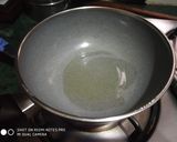 A picture of step 5 of Besan dhokla.