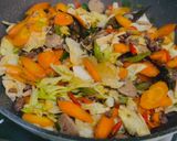 Foto langkah ke 6 dari resep Sayur tumis daging giling.