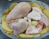 Foto del paso 2 de la receta Pollo a la naranja con dátiles, miel y manzana 🍊🍎🍗🍯