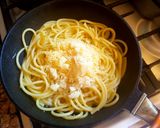 Foto del paso 5 de la receta: Espaguetis con queso pecorino, gouda, pimienta