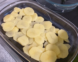 Foto del paso 1 de la receta: Bacalao al kamel al horno con patatas panaderas, calabacín y puerro