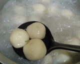 Foto langkah ke 5 dari resep Cilok Isi Keju.
