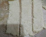 A picture of step 5 of Meethi bakhrkhani.