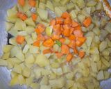 A picture of step 4 of Irish potato pot.