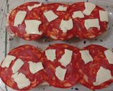 Foto del paso 9 de la receta Espaguetis con carne picada en salsa de tomate y baguette con fiambres y queso