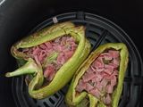 Pimiento verde con jamón, queso y huevo en Air fryer