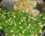 भिंडी दो (bhindi do pyaza recipe in hindi) रेसिपी चरण 2 फोटो