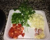Foto del paso 2 de la receta: Manitas de cerdo en salsa