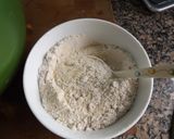 Foto del paso 2 de la receta Bizcocho nevado de castaña con pepitas de chocolate y castañas almibaradas