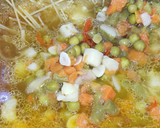 Foto del paso 5 de la receta: Sopa de pollo con macedonia de verduras