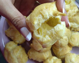 Foto del paso 9 de la receta: Bombas rellenas de dulce de leche y baño de chocolate
