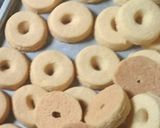 Foto langkah ke 3 dari resep Donut Cookies.