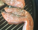 Foto del paso 1 de la receta: Salmón Rosado a la Plancha con Oliva y Limón 🍋🍋🍋🍋🍋🍋