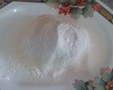 A picture of step 2 of White Cupcakes.