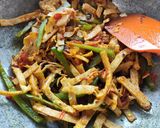 A picture of step 5 of Leftover Roti Noodles.