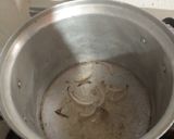 Foto del paso 2 de la receta: Consomé verde de pollo
