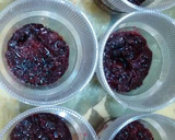 Foto del paso 3 de la receta: Cheesecake de frutos rojos en vasitos