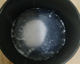 A picture of step 2 of "Mango Vanilla Panna cotta".
