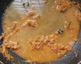 A picture of step 8 of Dahi bhindi.
