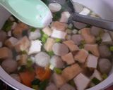 Foto langkah ke 5 dari resep Sup Bakso Tahu.