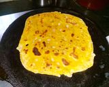 A picture of step 3 of Lauki chana dal paratha.