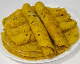 A picture of step 2 of Masala thepla.