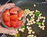 A picture of step 2 of Garlic Flavor Tomato aur peanut chutney recipe.