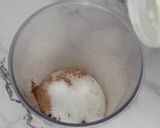 A picture of step 2 of Oreo Chocolate shake.