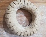Foto del passaggio 8 della ricetta Ciambella di pane al cioccolato, mandarini e cannella 🌷