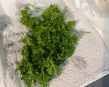 Une image de l'étape 3 de Salade composée concombre,, feta et persil.