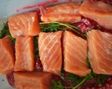 Une image de l'étape 3 de Saumon gravlax à la vodka et betterave.