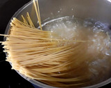 Foto del paso 3 de la receta: Espaguetis de Salmón fresco
