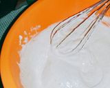 Foto langkah ke 4 dari resep Banana Chiffon Cake.