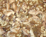 Foto del paso 6 de la receta: Calamarcitos en cebolla caramelizada y judías de Santa Pau