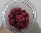 Foto langkah ke 3 dari resep Blueberry smoothies simple.