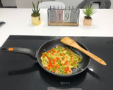 Foto del paso 2 de la receta: Macarrones con carne picada, tomate, nata, parmesano y verduras