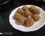 A picture of step 8 of Gond laddu.