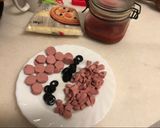 Foto del paso 2 de la receta: Mini pizzas de pan blando 🍕