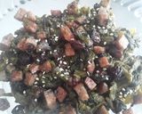 Foto del paso 4 de la receta: Espinacas con uvas pasas y jamón de cerdo...🌿🌰🍖🥓🍇